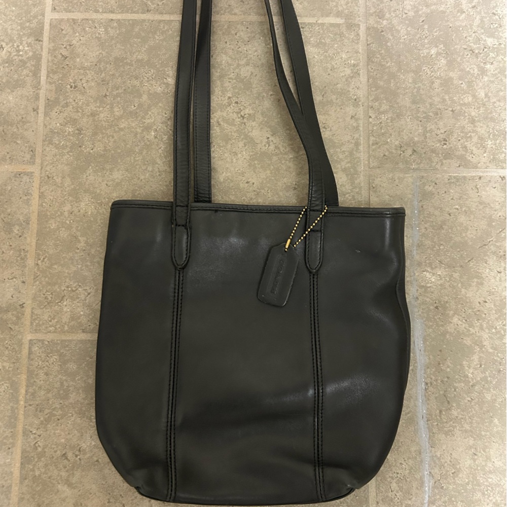 Coach Elegant Black Leather Tote Bag